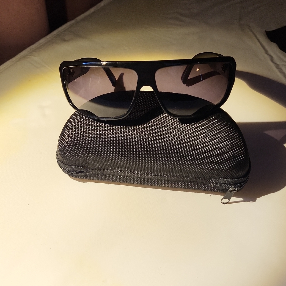 Gucci Black Sunglasses